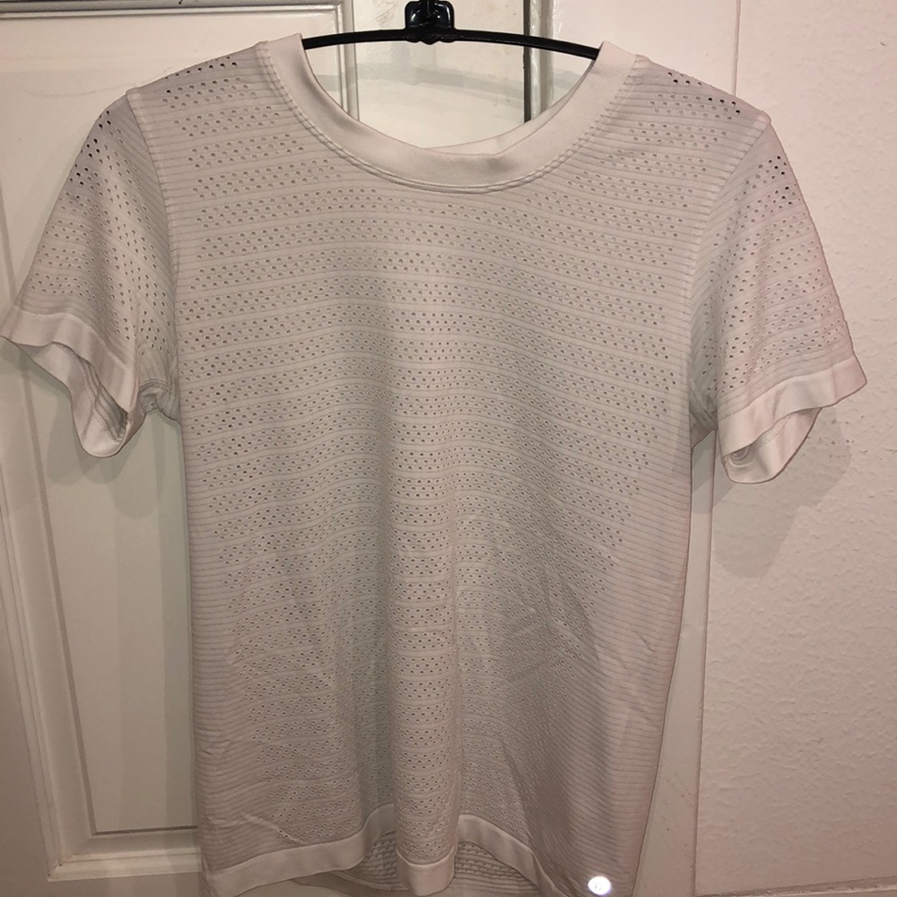Lululemon tshirt